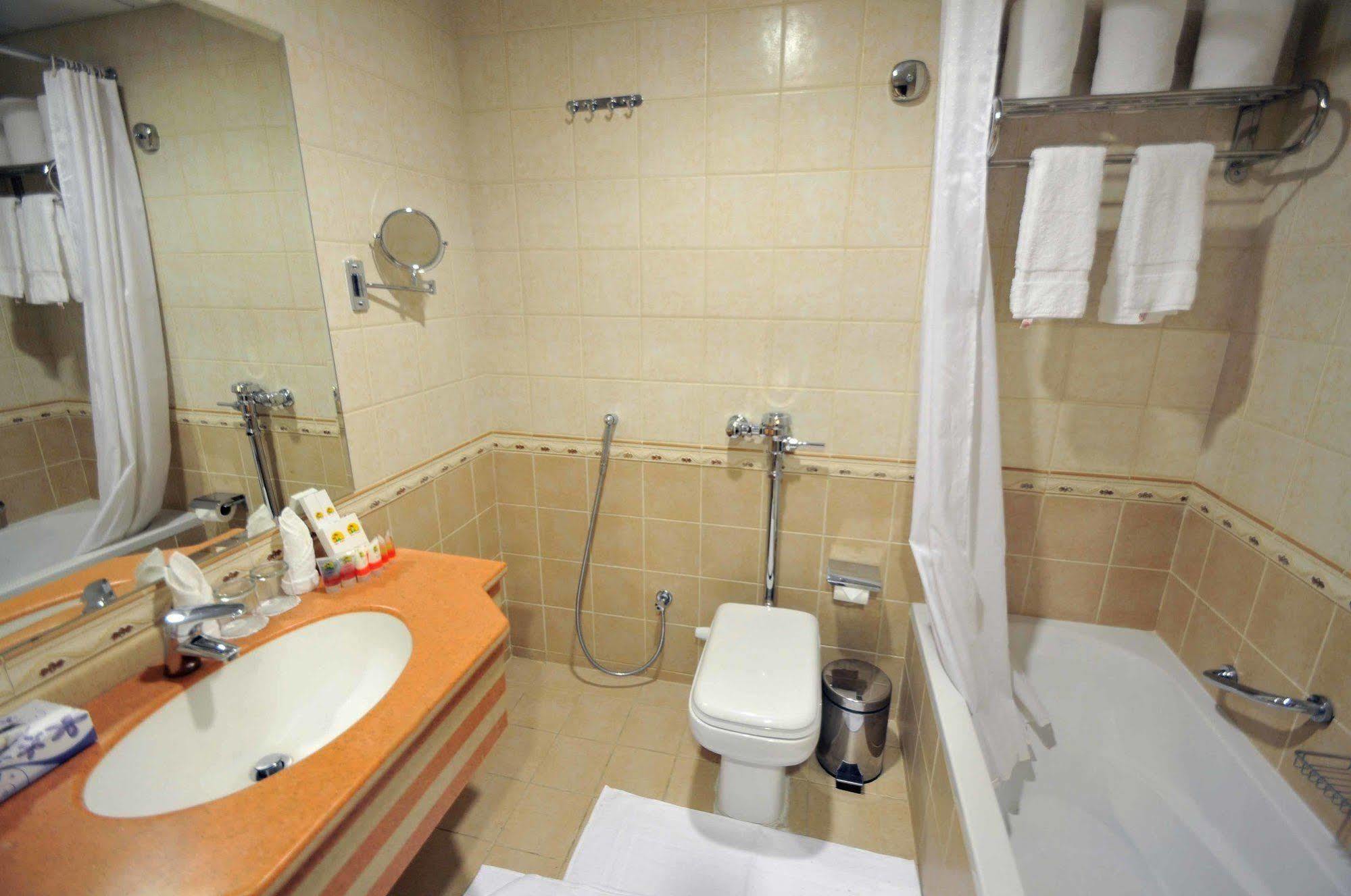 Grand Marmara Hotel Медина Екстериор снимка